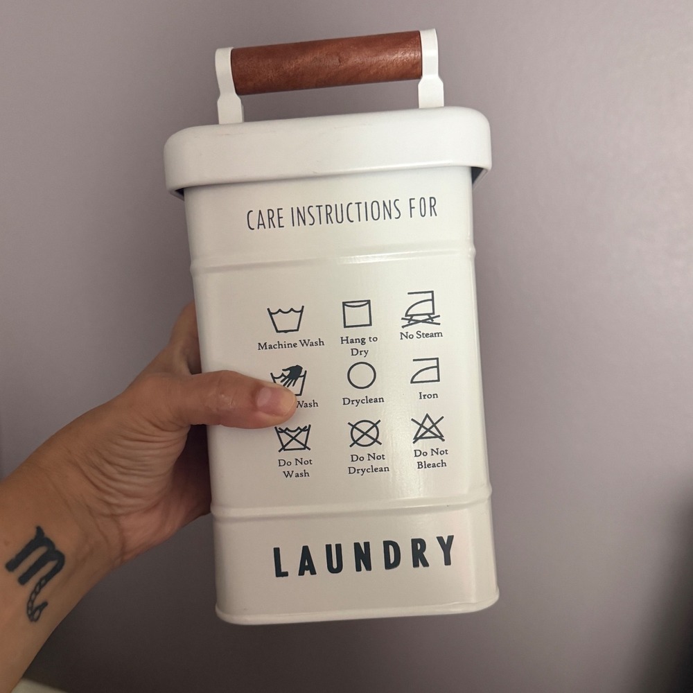 Better Homes and Gardens Metal Laundry Detergent Storage Tin Canister + scooper